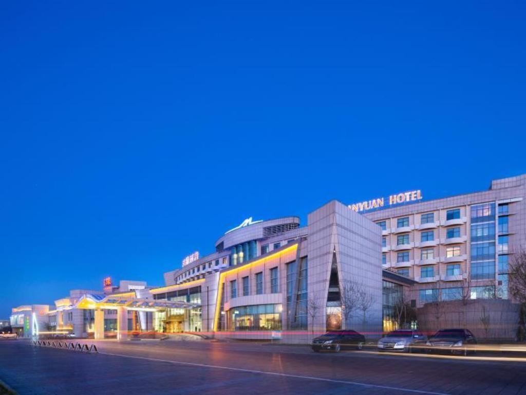 Urumqi Tianyuan Hotel エクステリア 写真